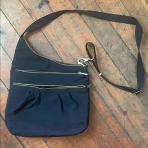 Black Anti-theft Travelon Crossbody purse